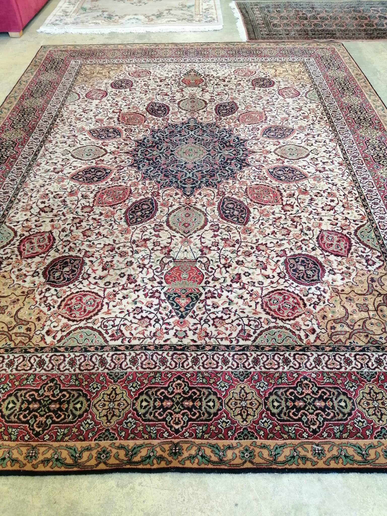 A Persian style machined carpet, 365 x 276cm